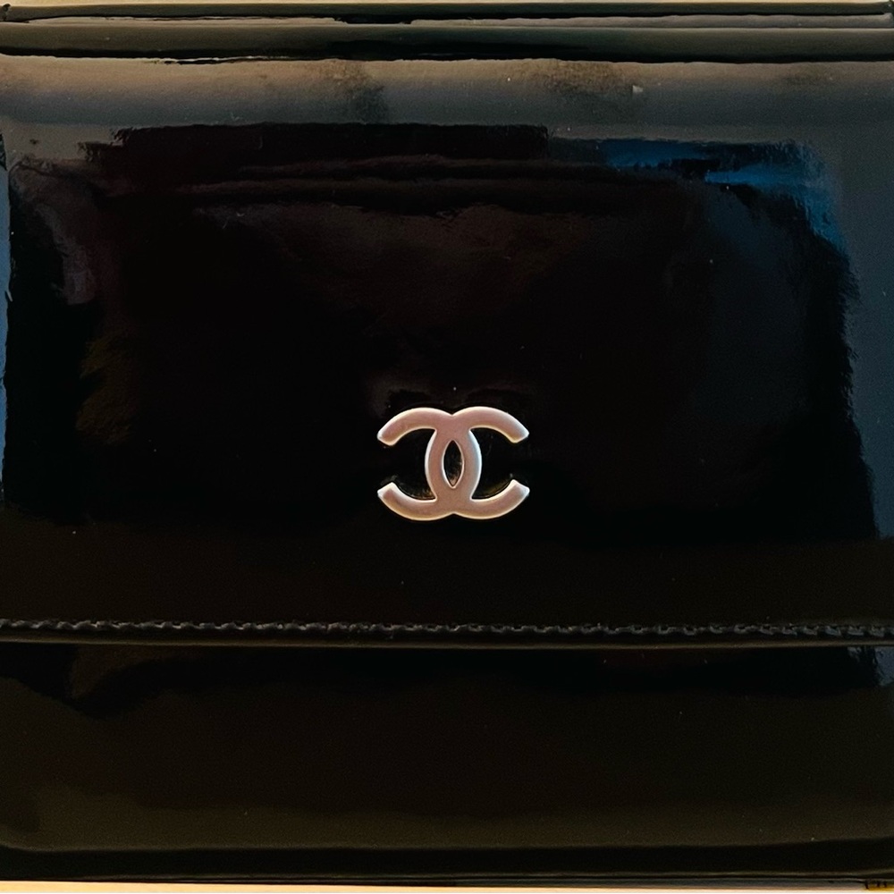 CHANEL Vintage Trifold Wallet Black Patent Leather